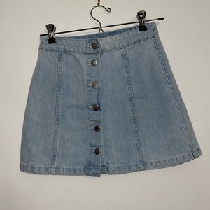 H&M button up light wash denim mini skirt